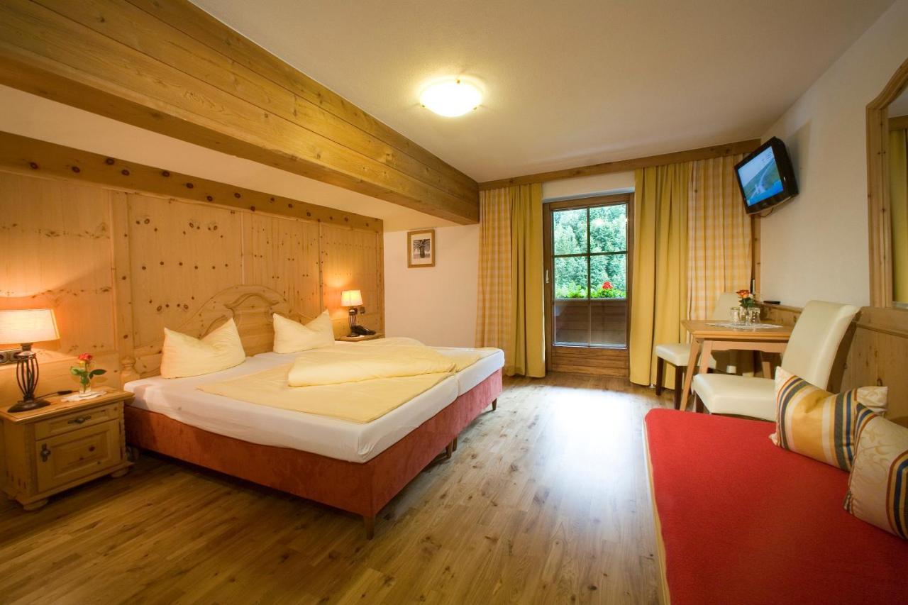 Alpenhotel Tirolerhof ゲルロス エクステリア 写真