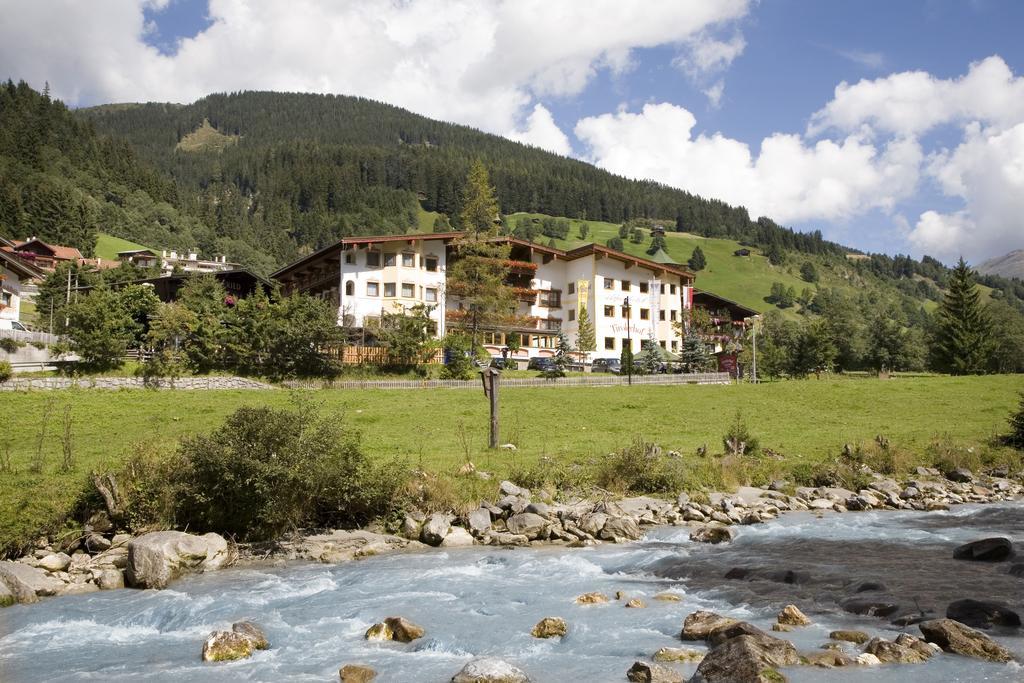 Alpenhotel Tirolerhof ゲルロス エクステリア 写真