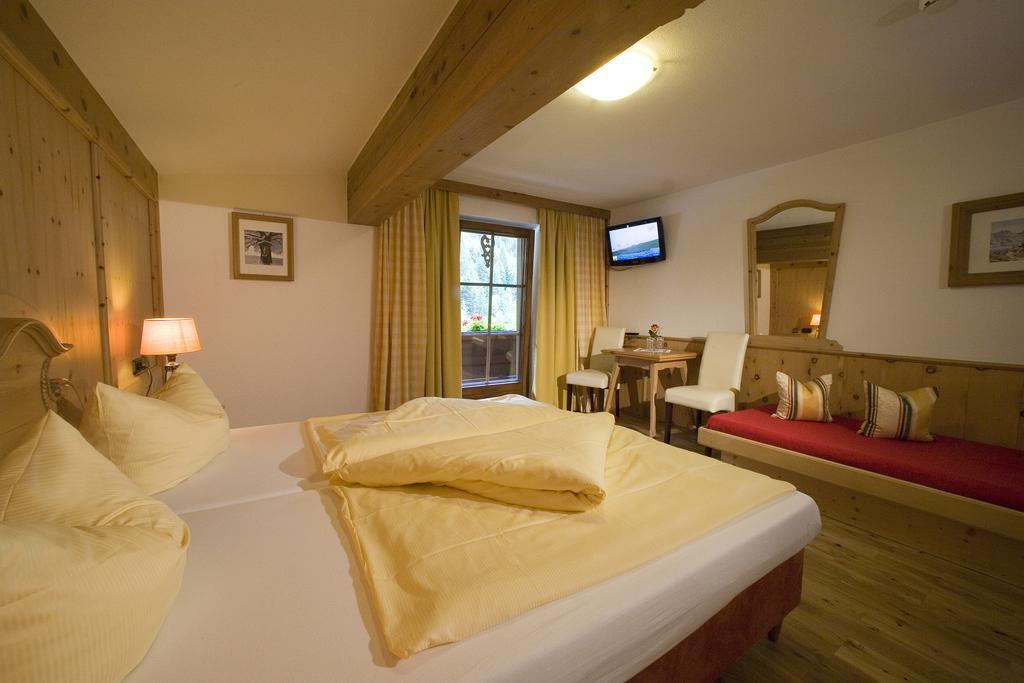 Alpenhotel Tirolerhof ゲルロス 部屋 写真