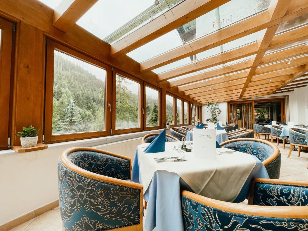 Alpenhotel Tirolerhof ゲルロス エクステリア 写真