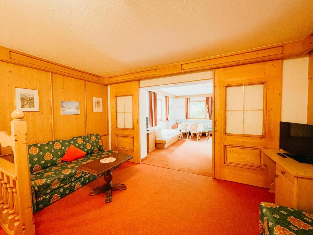 Alpenhotel Tirolerhof ゲルロス エクステリア 写真